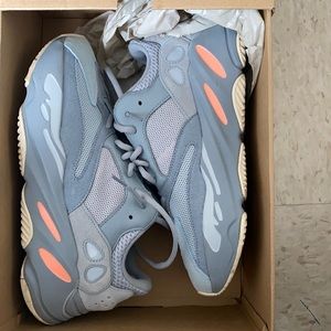 YEZZY “INERTIA” 700